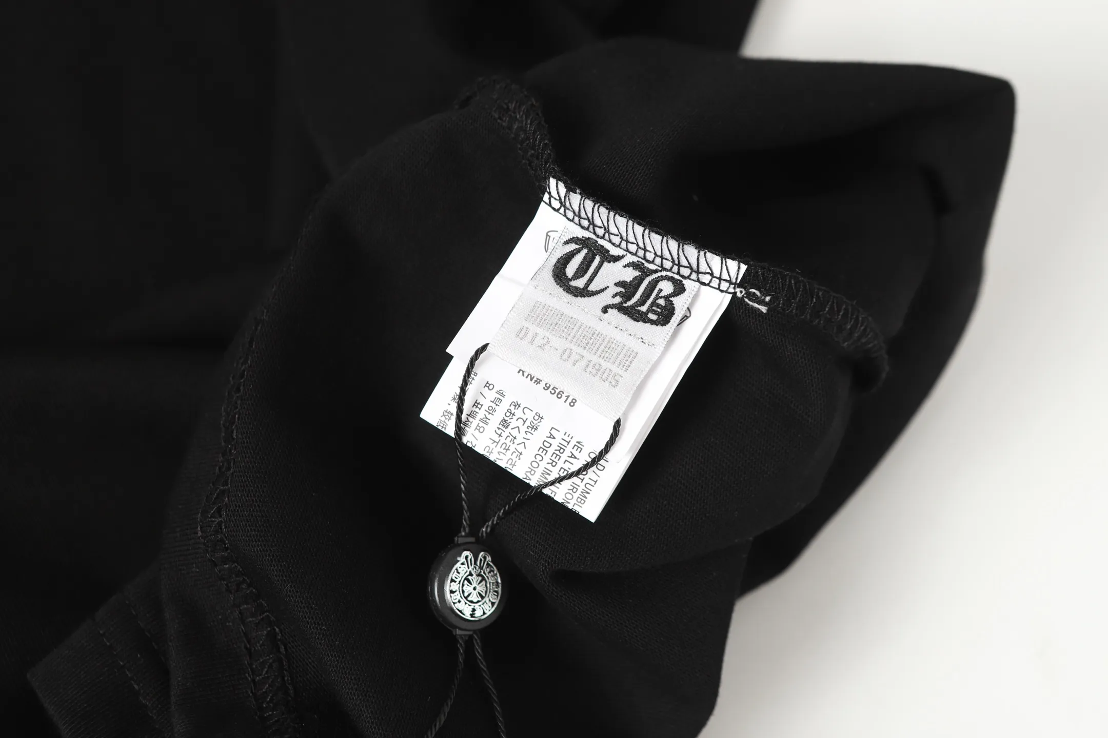 P160 -Chrome Hearts/Chrome Hearts 23ss color cross✝️Sanskrit letter printed short-sleeved T-shirt -High weight, high density and high quality. The wool is soft, delicate and skin-friendly. It feels soft and silky. It has excellent warmth and skin-friendly properties.